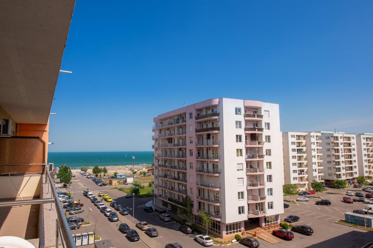 Summerland Sea-View Luxury Apartment Мамая Экстерьер фото